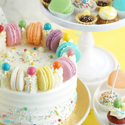 Happy Birthday Box: Cake & Sweets (25 personen)